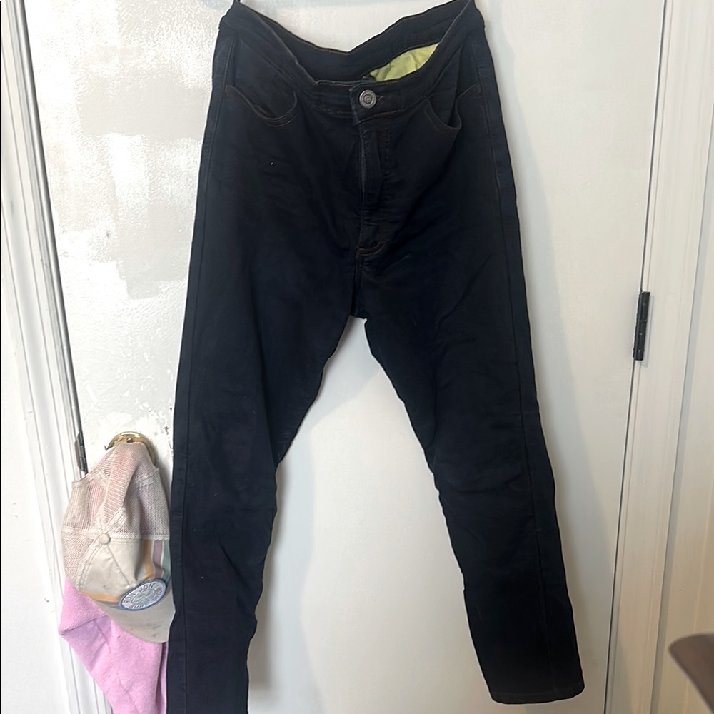 Women’s motorcycle Oxford jeggings 2.0 
Kevlar lined and includes Armour